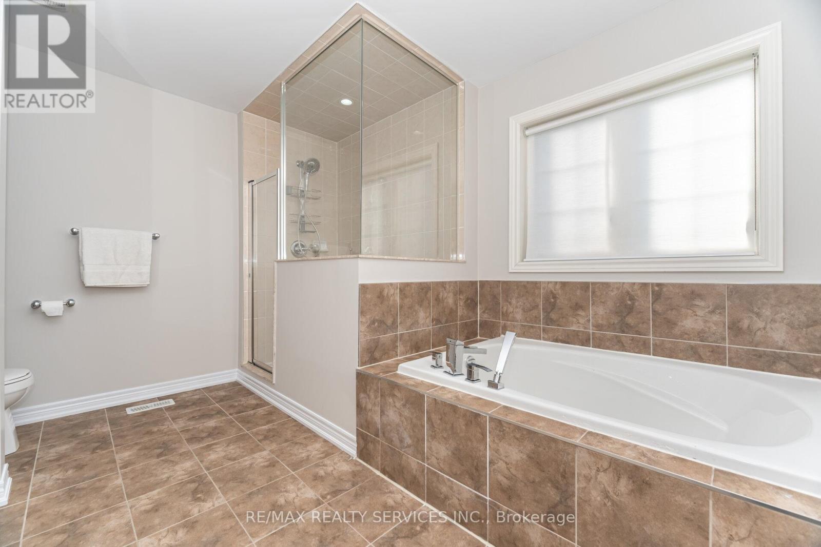 42 Deer Ridge Trail, Caledon, Ontario  L7C 3Z6 - Photo 35 - W12383085