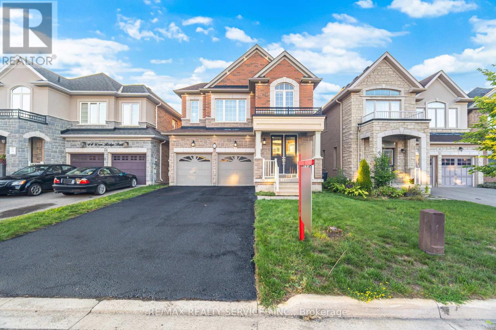 42 Deer Ridge Trail, Caledon, Ontario  L7C 3Z6 - Photo 5 - W12383085