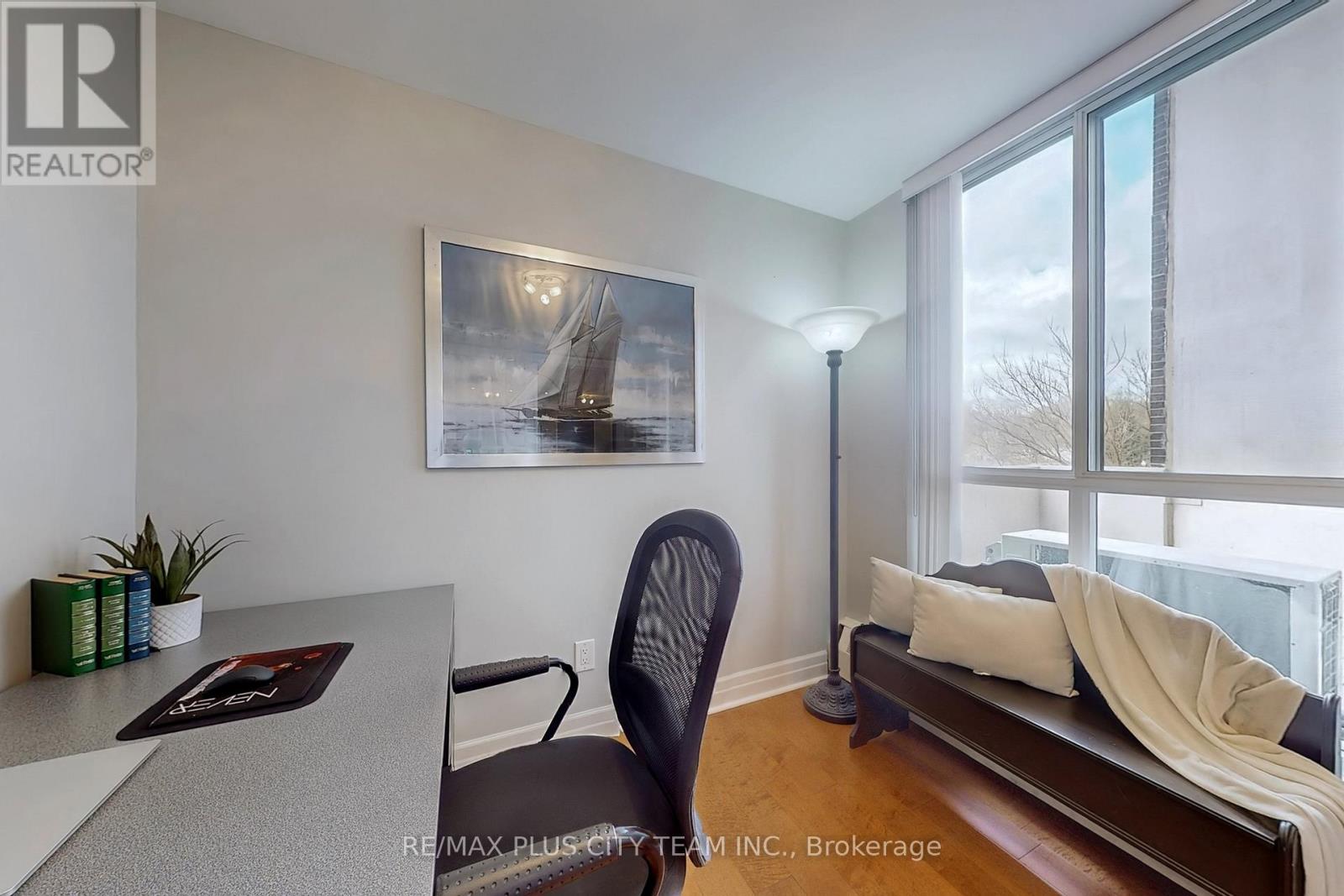 215 - 35 Ormskirk Avenue, Toronto, Ontario  M6S 1A8 - Photo 18 - W12383092