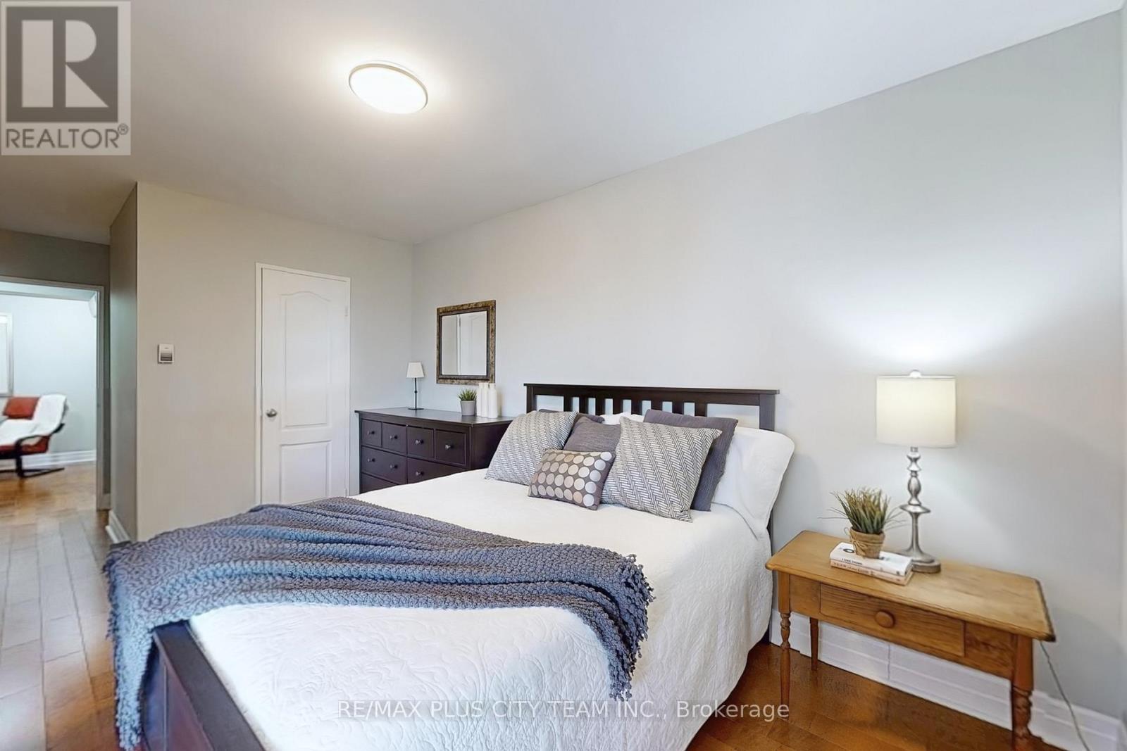 215 - 35 Ormskirk Avenue, Toronto, Ontario  M6S 1A8 - Photo 21 - W12383092