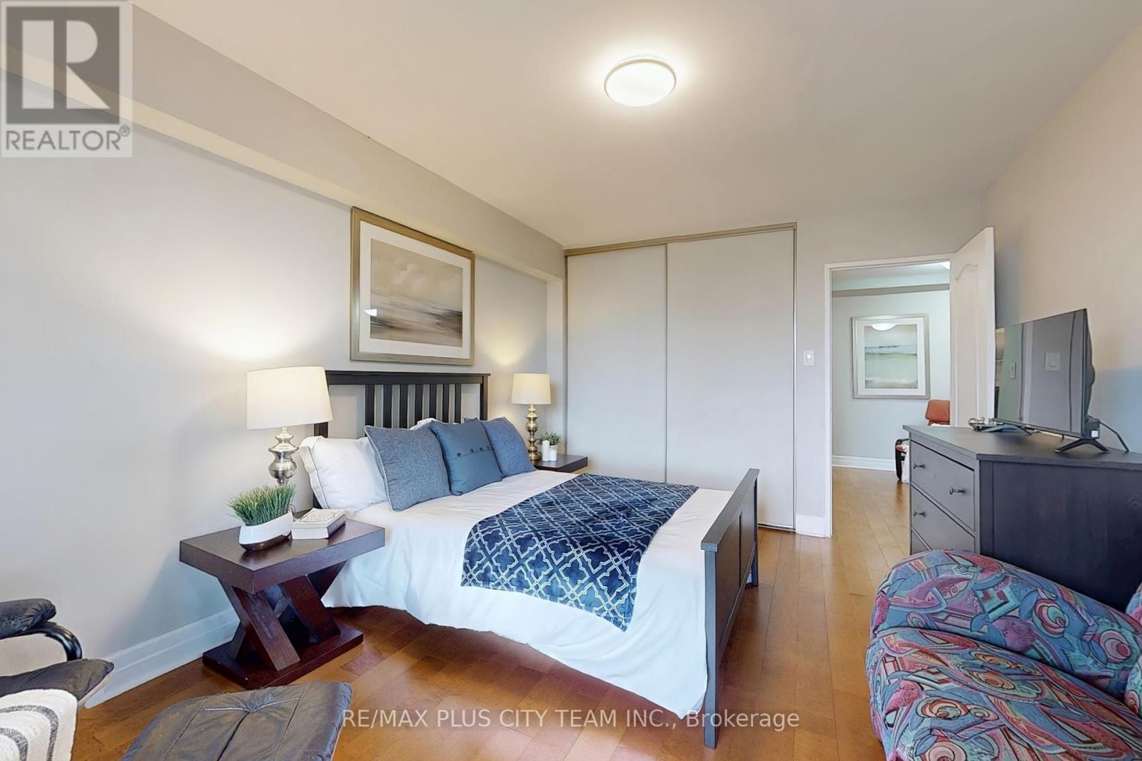 215 - 35 Ormskirk Avenue, Toronto, Ontario  M6S 1A8 - Photo 23 - W12383092