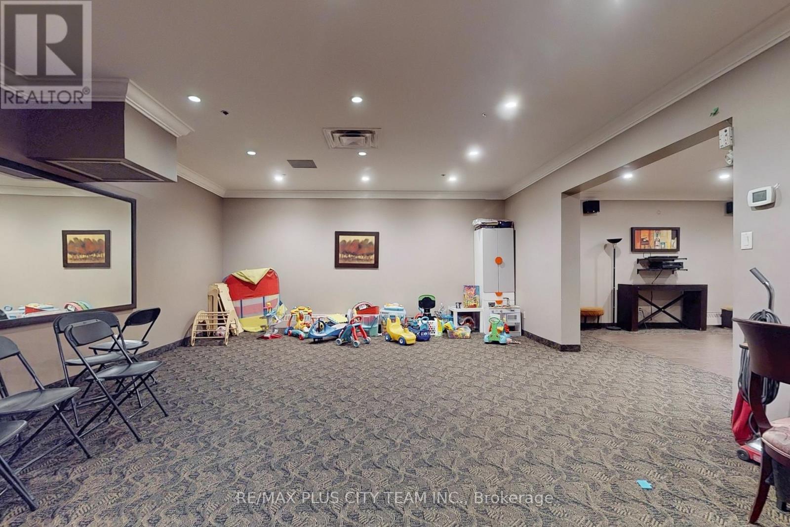 215 - 35 Ormskirk Avenue, Toronto, Ontario  M6S 1A8 - Photo 36 - W12383092