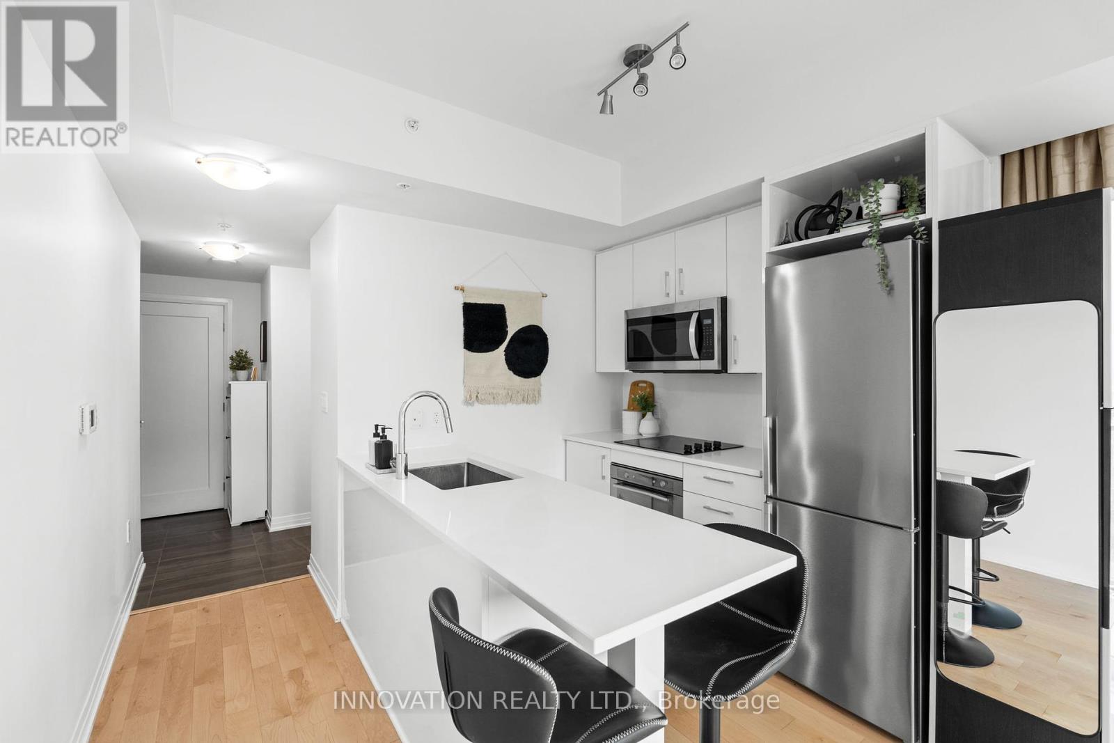 701 - 805 Carling Avenue, Ottawa, Ontario  K1S 5W9 - Photo 11 - X12383234