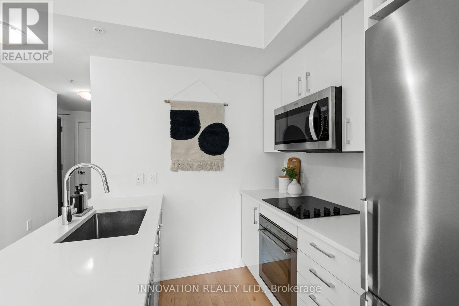 701 - 805 Carling Avenue, Ottawa, Ontario  K1S 5W9 - Photo 13 - X12383234