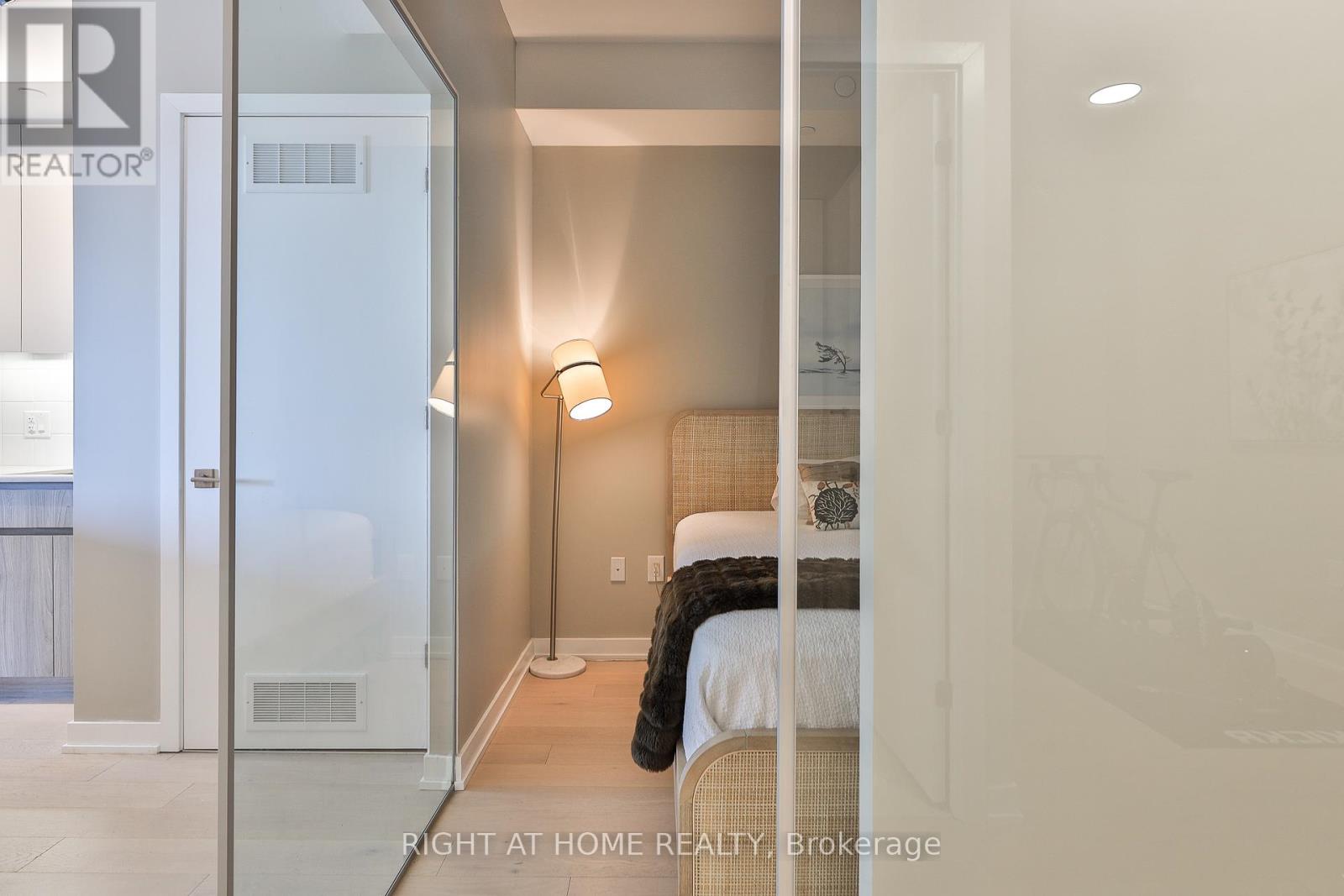 410 - 430 Roncesvalles Avenue, Toronto, Ontario  M6R 0A6 - Photo 18 - W12383114