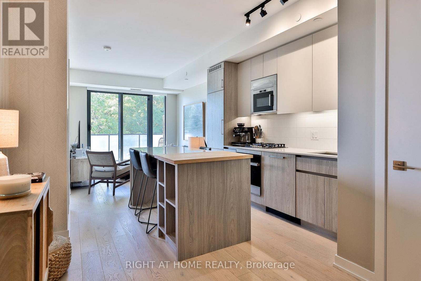 410 - 430 Roncesvalles Avenue, Toronto, Ontario  M6R 0A6 - Photo 2 - W12383114