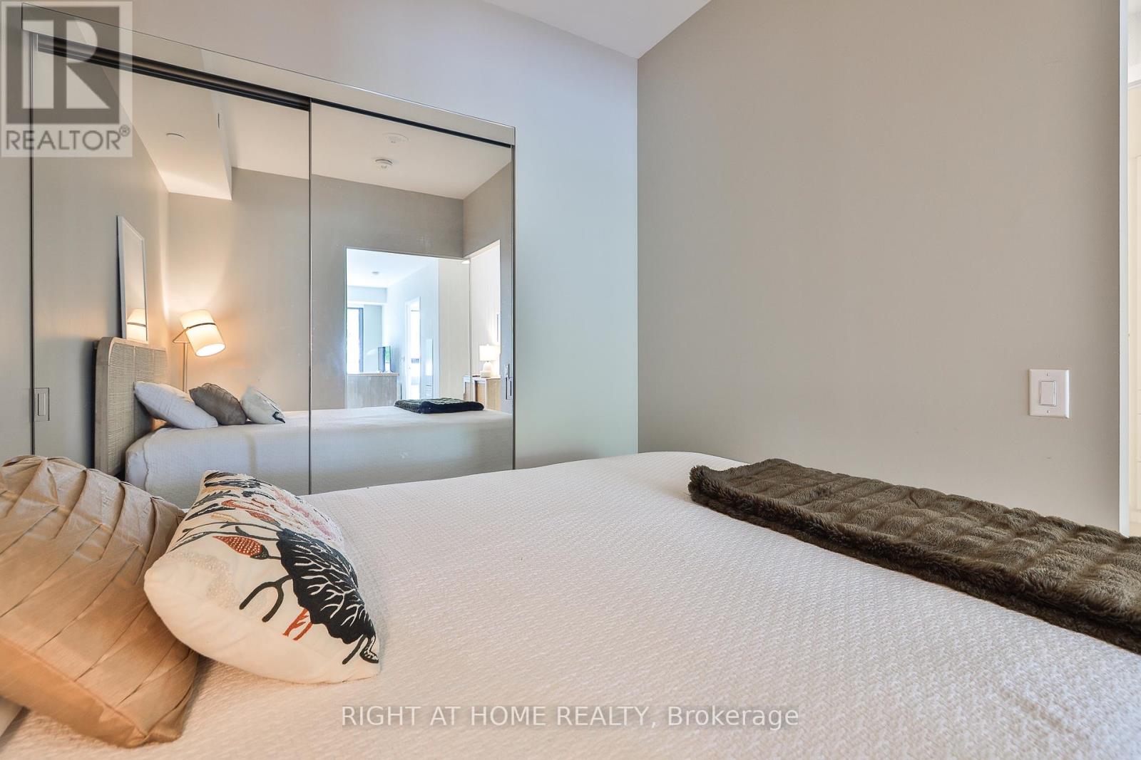 410 - 430 Roncesvalles Avenue, Toronto, Ontario  M6R 0A6 - Photo 20 - W12383114