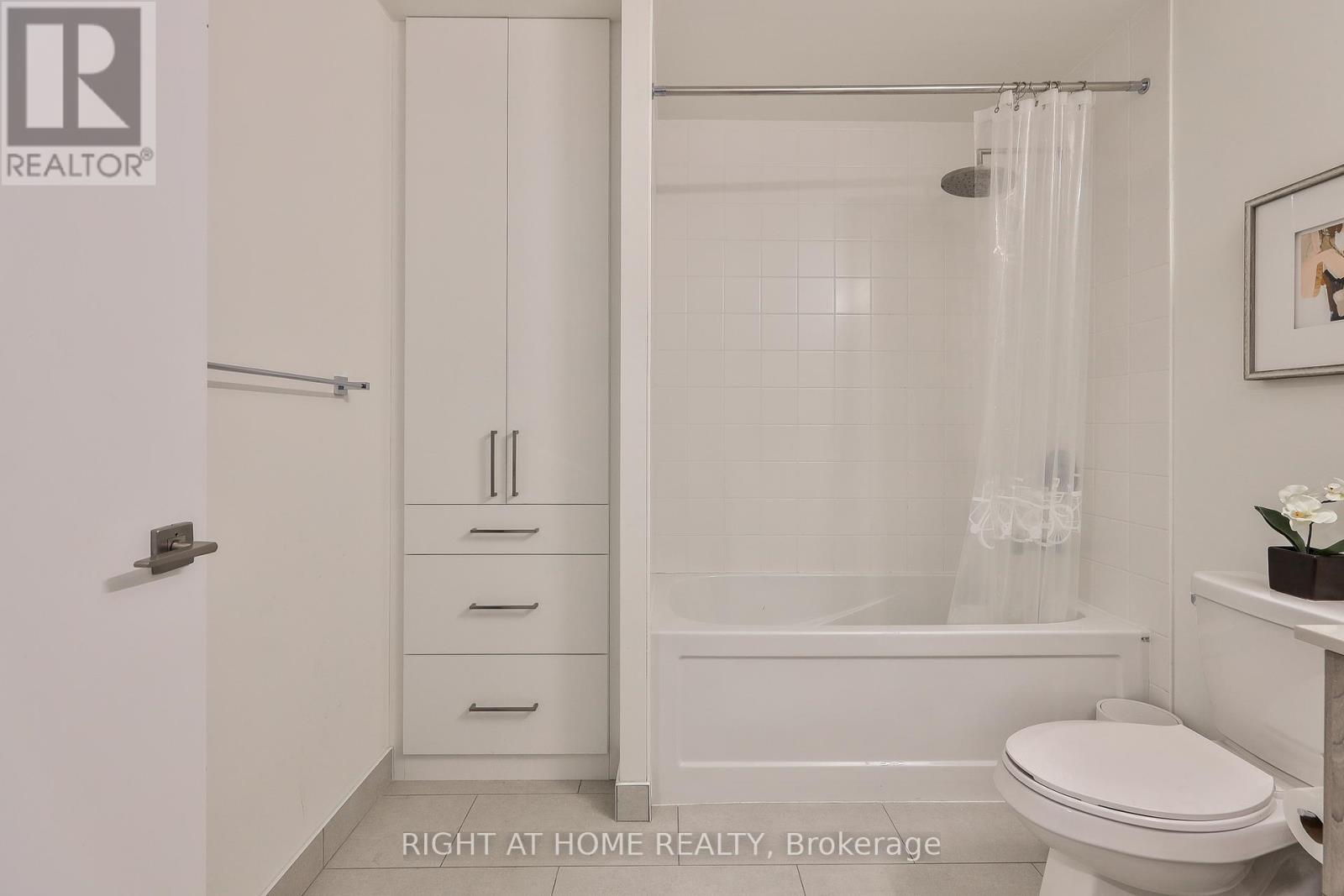 410 - 430 Roncesvalles Avenue, Toronto, Ontario  M6R 0A6 - Photo 21 - W12383114
