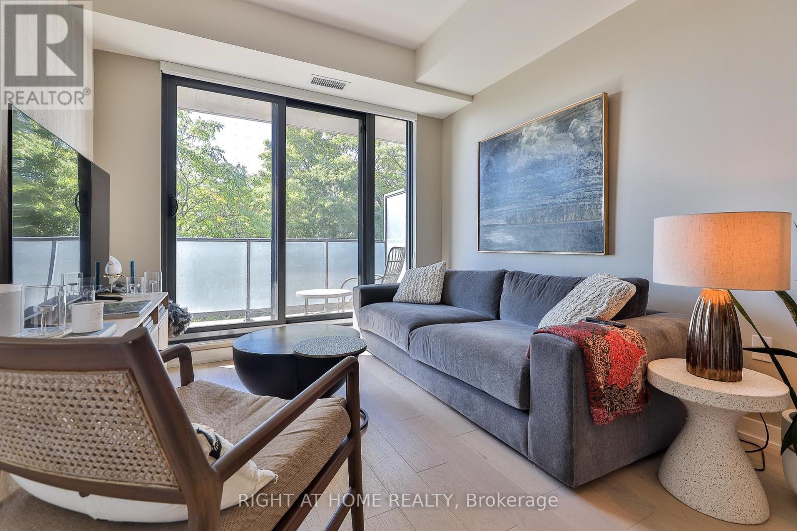 410 - 430 Roncesvalles Avenue, Toronto, Ontario  M6R 0A6 - Photo 6 - W12383114