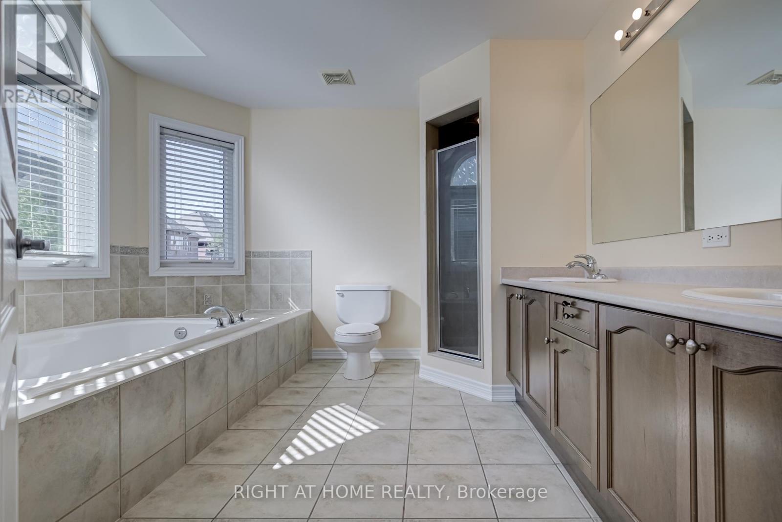 3407 Whilabout Terrace, Oakville, Ontario  L6L 0A7 - Photo 22 - W12383115