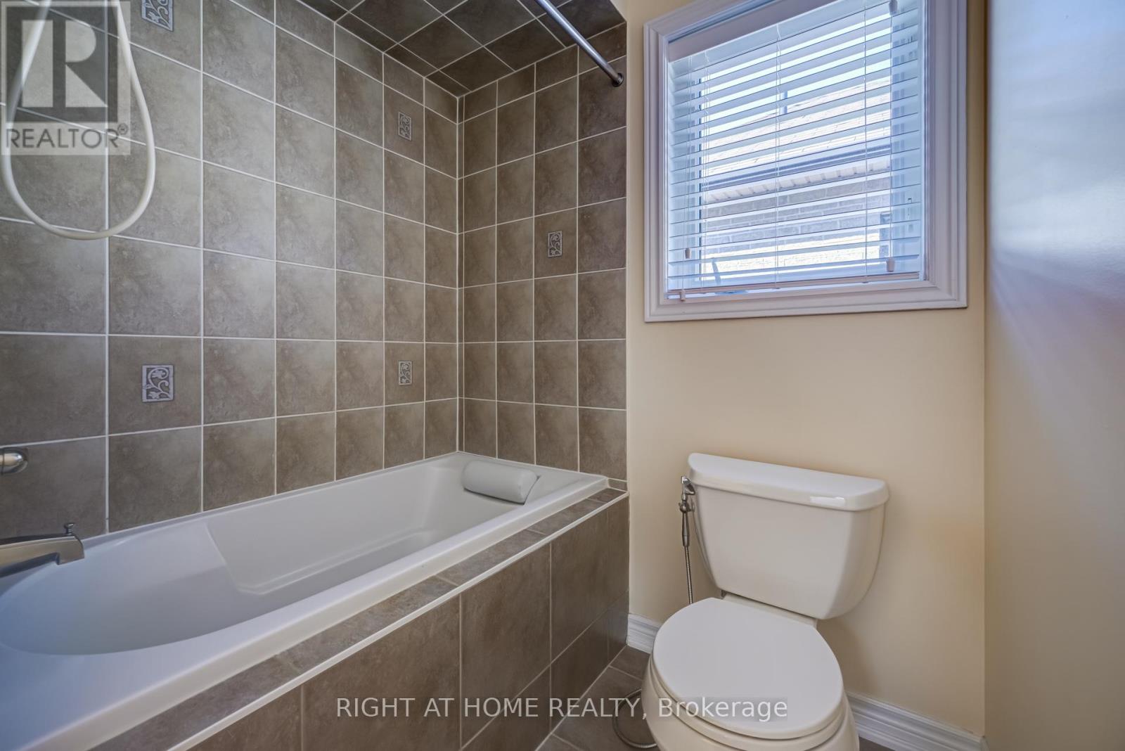 3407 Whilabout Terrace, Oakville, Ontario  L6L 0A7 - Photo 33 - W12383115