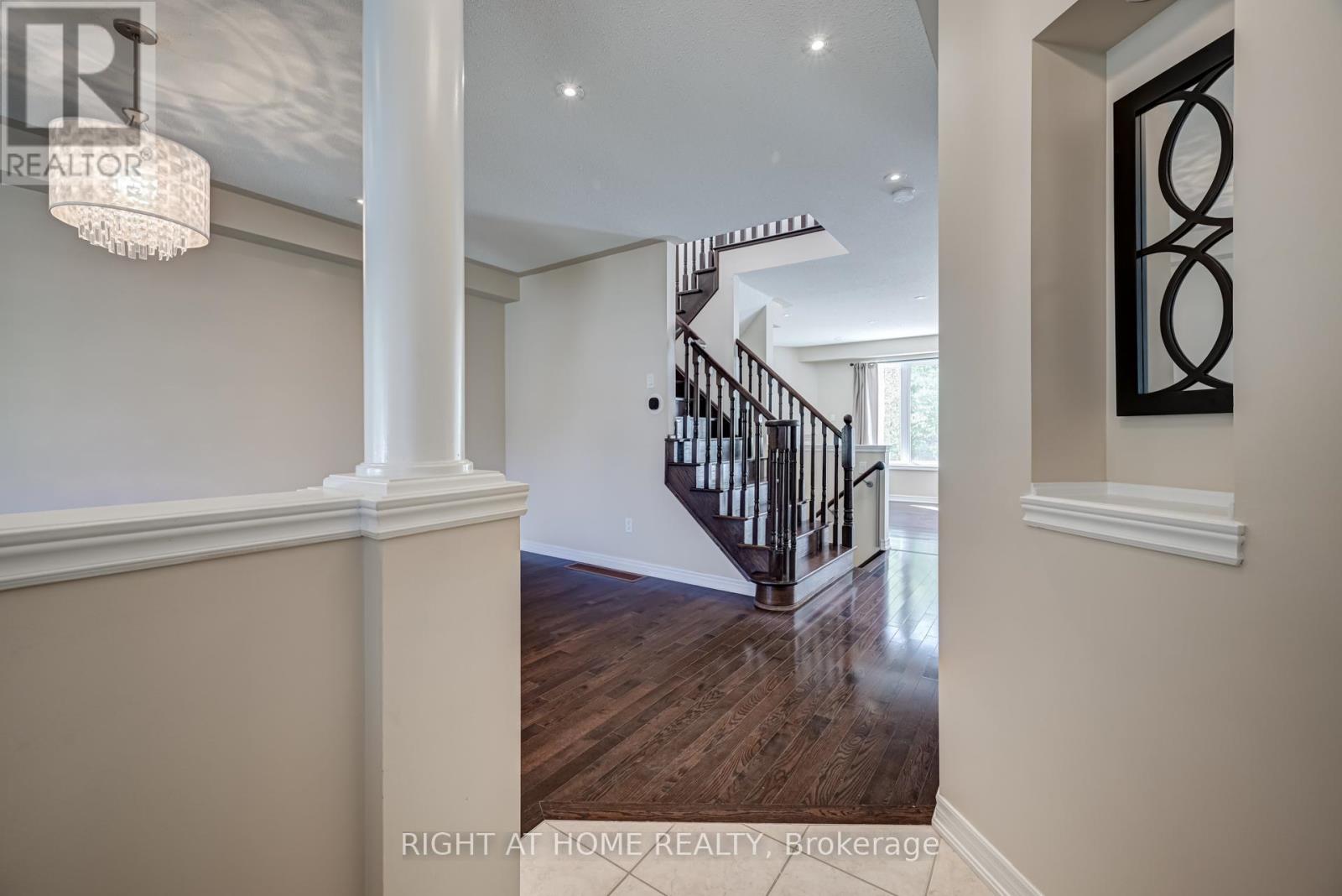 3407 Whilabout Terrace, Oakville, Ontario  L6L 0A7 - Photo 4 - W12383115