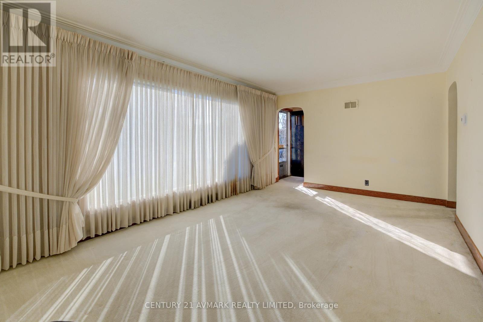 18 Jubilee Drive, St. Catharines (Carlton/bunting), Ontario  L2M 4P8 - Photo 16 - X12383175