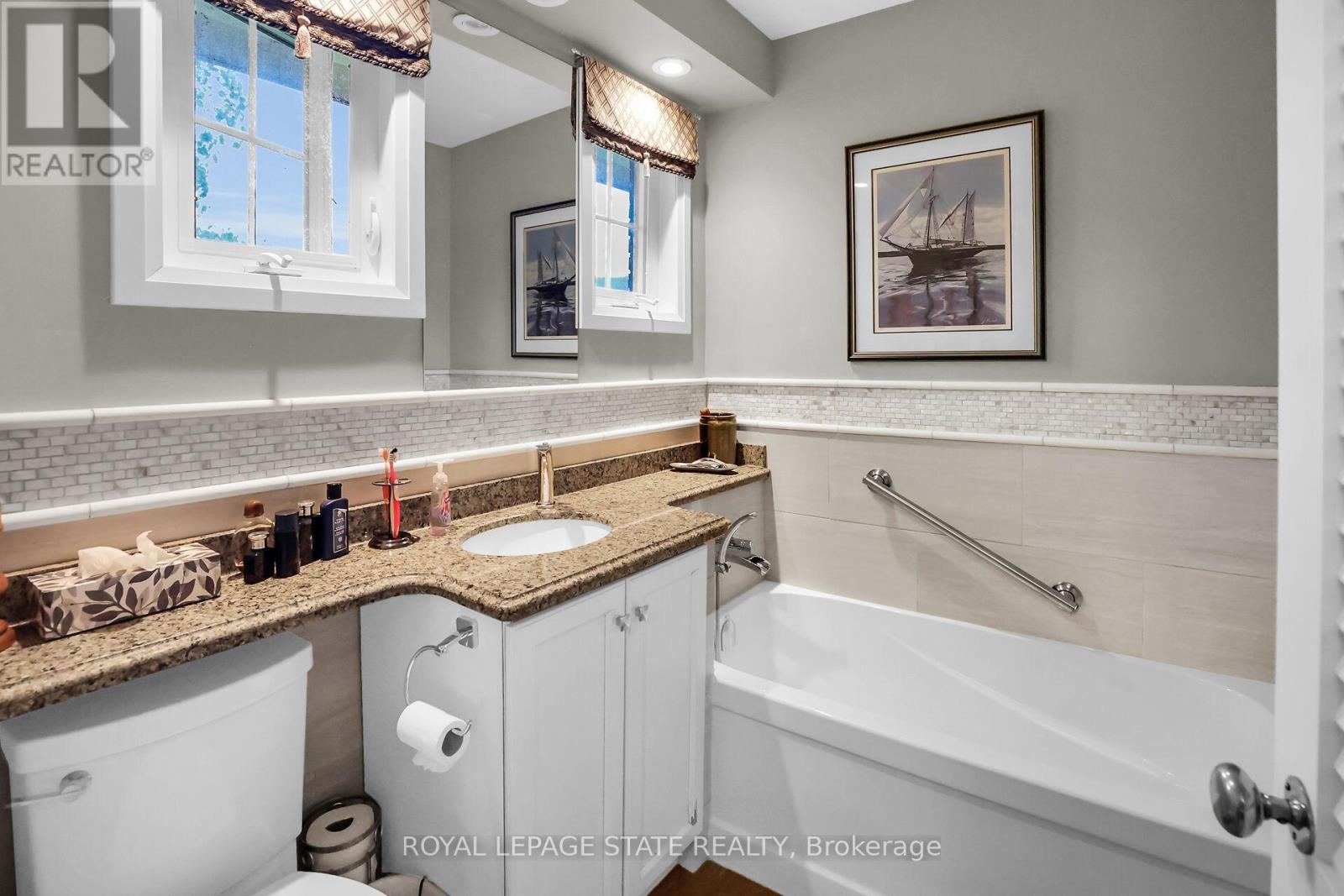 102 Main Street E, Grimsby, Ontario  L3M 1N8 - Photo 37 - X12383124