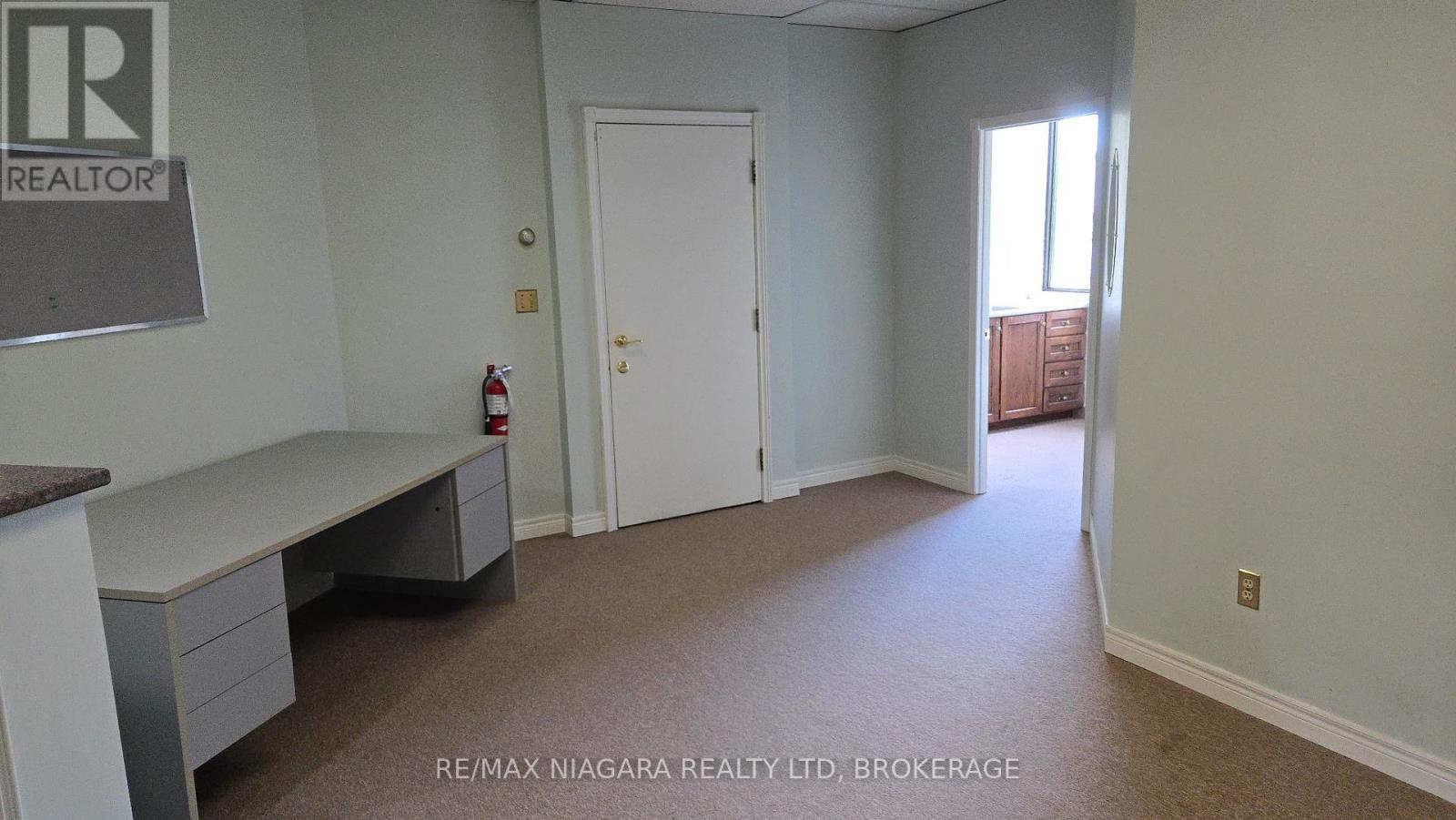 204 - 277 Welland Avenue, St. Catharines, Ontario  L2R 2P7 - Photo 14 - X12356811