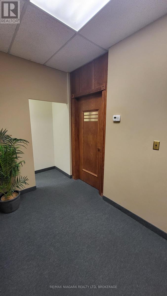 204 - 277 Welland Avenue, St. Catharines, Ontario  L2R 2P7 - Photo 9 - X12356811