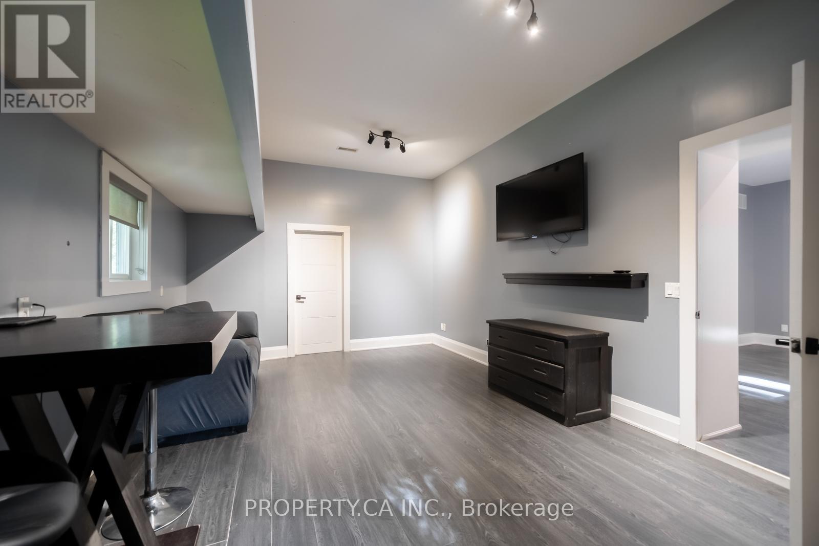 176 Pleasant Boulevard, Georgina, Ontario  L4P 2S4 - Photo 29 - N12382643