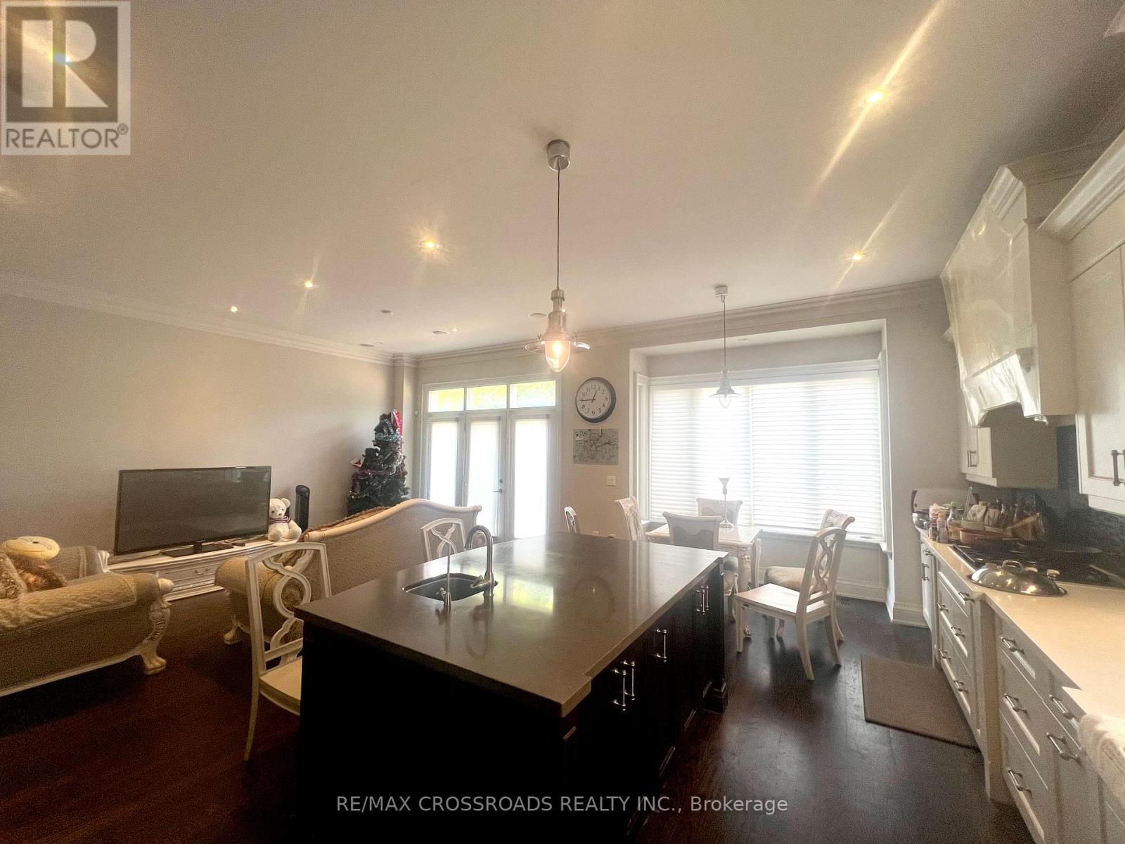 82 Holmes Avenue, Toronto, Ontario  M2N 4M2 - Photo 3 - C12383240