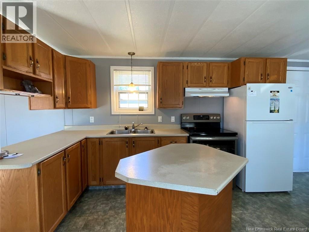 25 Parc P'tiso Street, Edmundston, New Brunswick  E3V 3X7 - Photo 4 - NB126085