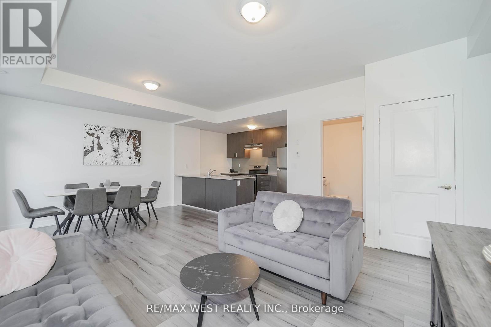 Property at 1001 - 1655 PALMERS SAWMILL ROAD image 5