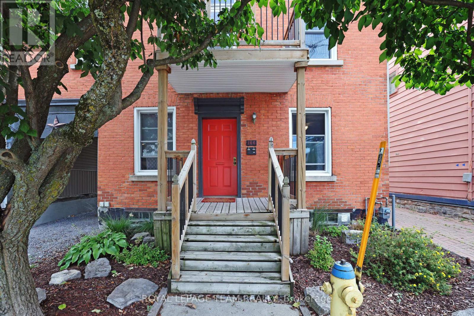 166 Guigues Avenue, Ottawa, Ontario  K1N 5H9 - Photo 2 - X12380806