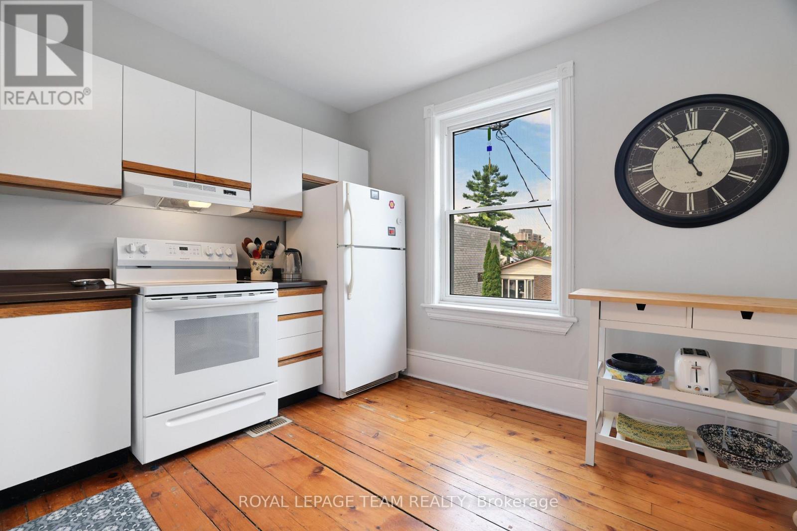 166 Guigues Avenue, Ottawa, Ontario  K1N 5H9 - Photo 12 - X12380806
