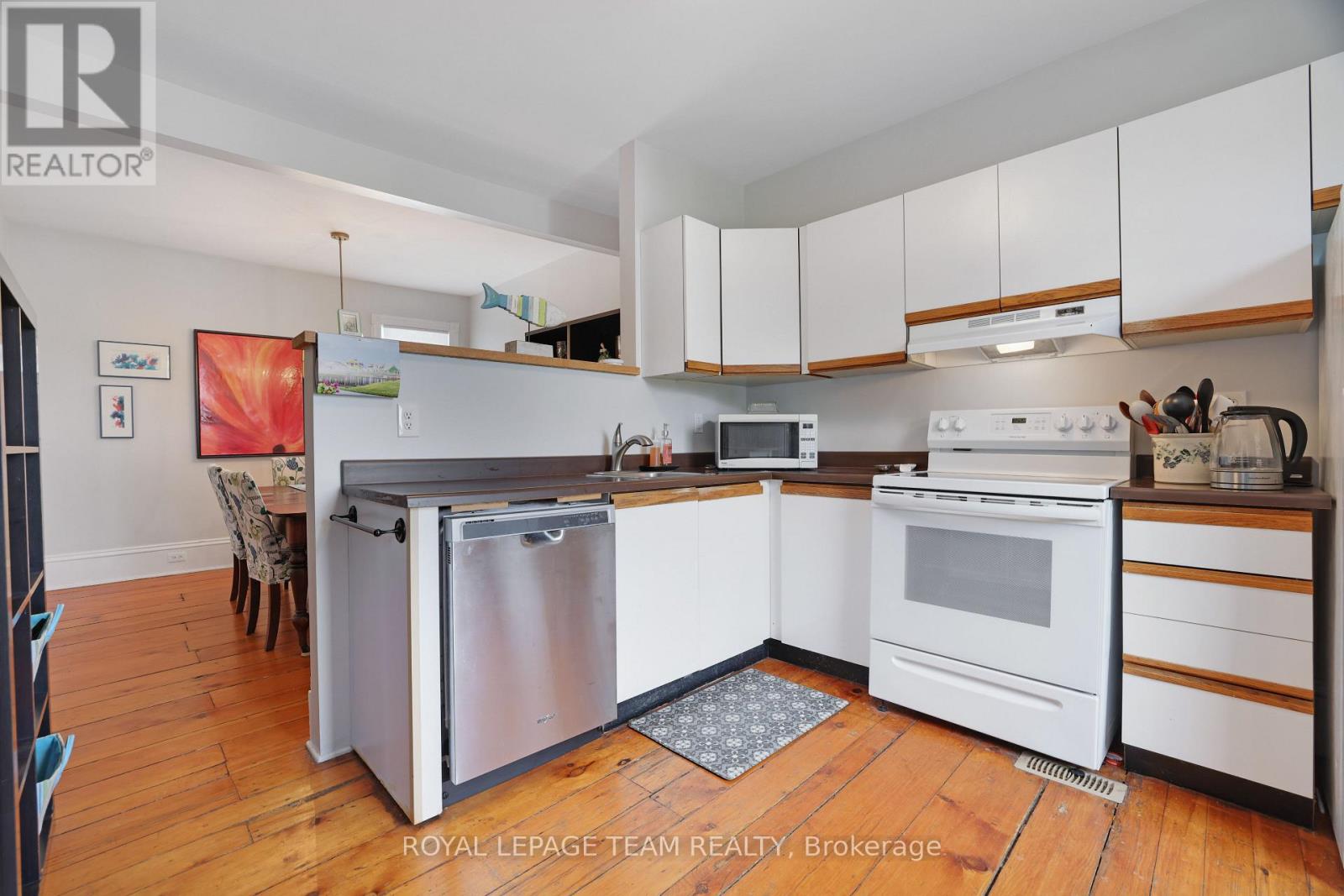 166 Guigues Avenue, Ottawa, Ontario  K1N 5H9 - Photo 11 - X12380806
