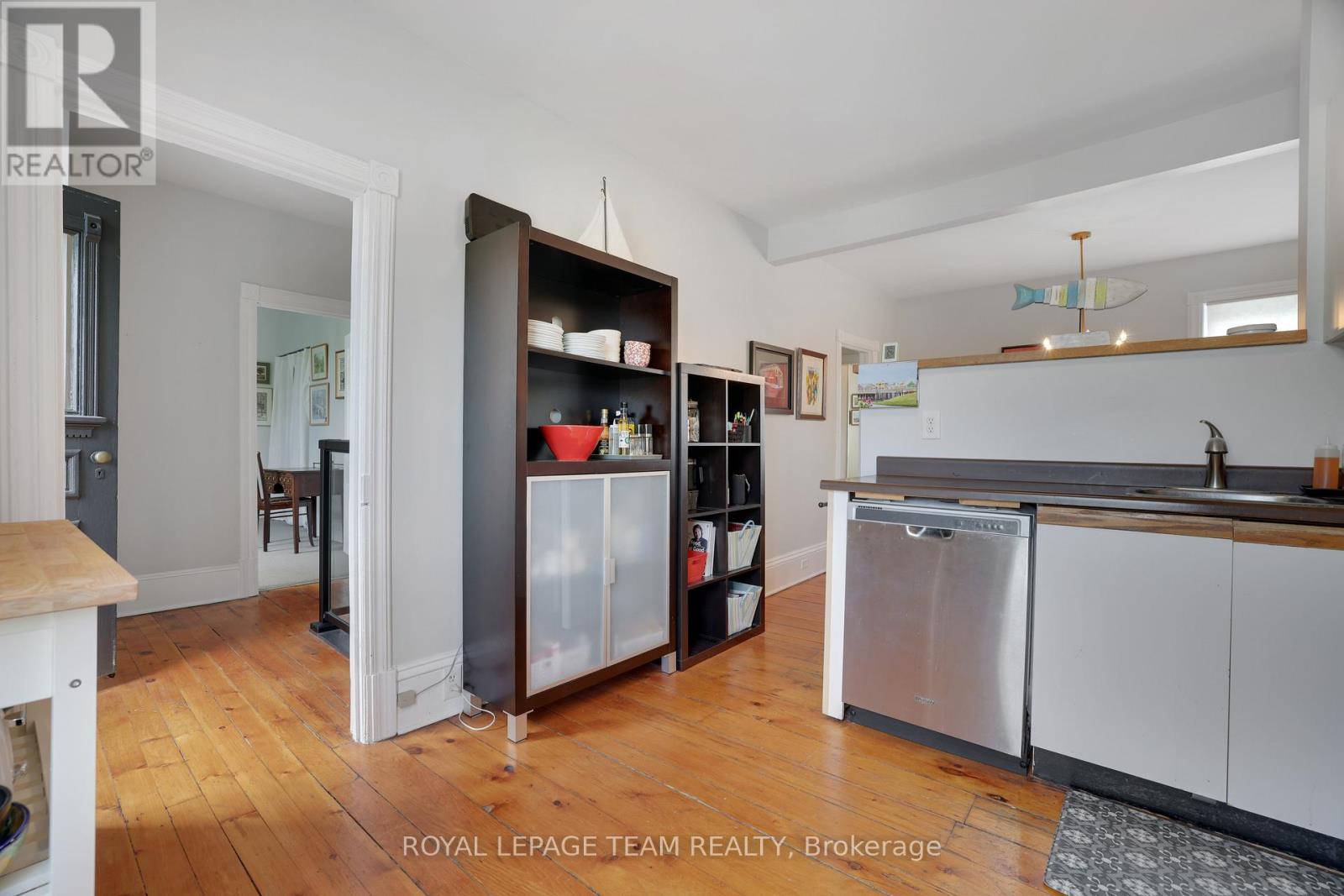 166 Guigues Avenue, Ottawa, Ontario  K1N 5H9 - Photo 13 - X12380806