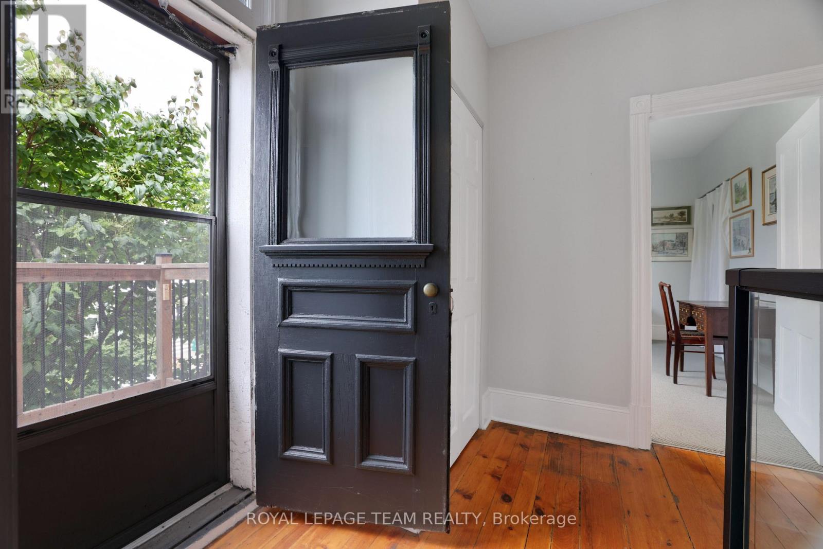 166 Guigues Avenue, Ottawa, Ontario  K1N 5H9 - Photo 6 - X12380806