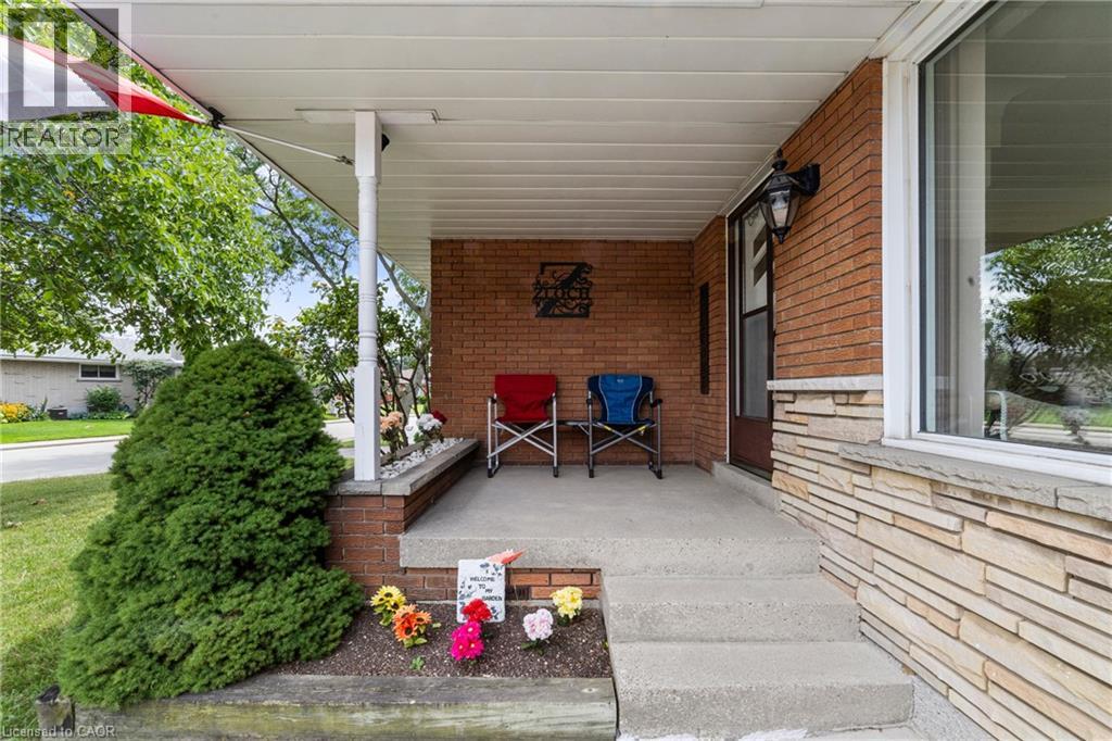 46 Bluebird Avenue, Hamilton, Ontario  L9A 3W5 - Photo 4 - 40762951