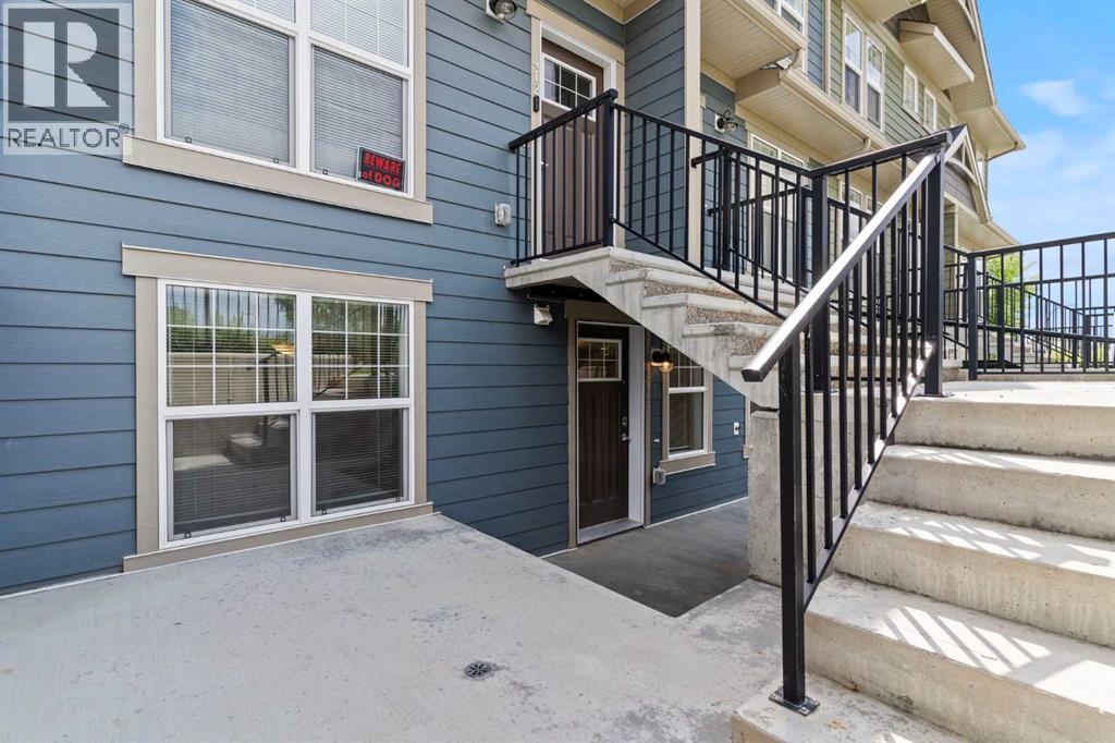 Property at 414 Cranbrook Square SE image 3