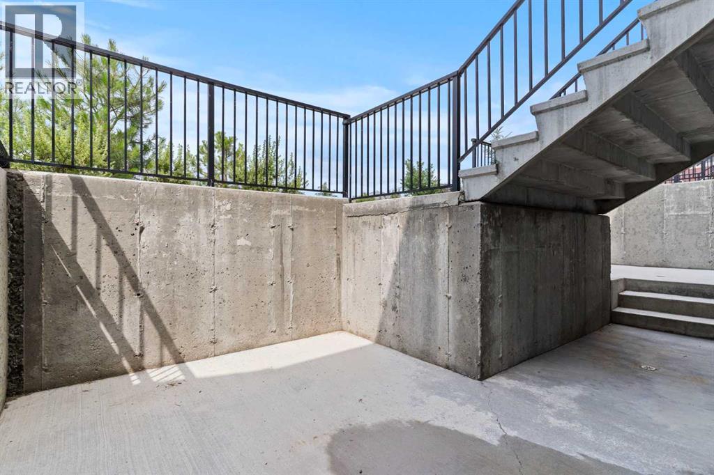 Property at 414 Cranbrook Square SE image 4