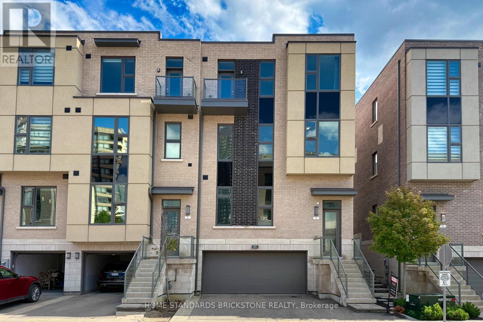 5 Smallwood Circle, Vaughan (Brownridge), Ontario  L4J 0K7 - Photo 4 - N12383178
