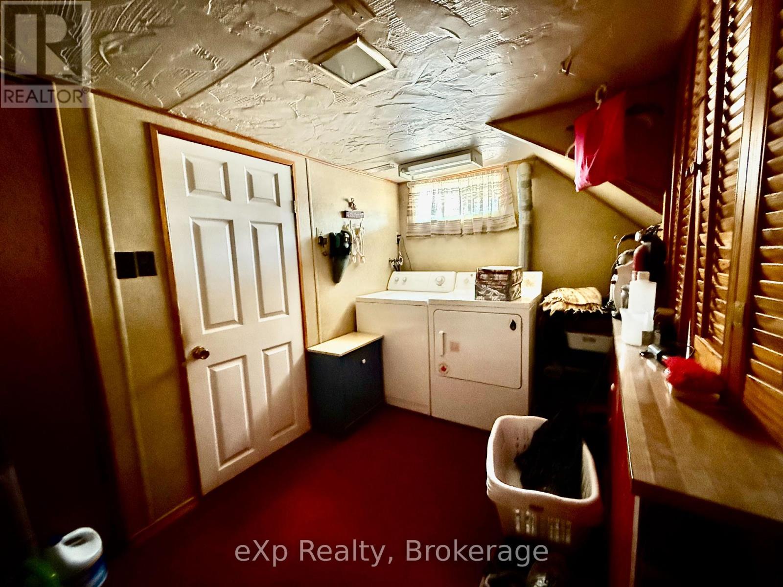 315 10th Avenue, Hanover, Ontario  N4N 2N4 - Photo 13 - X12383355