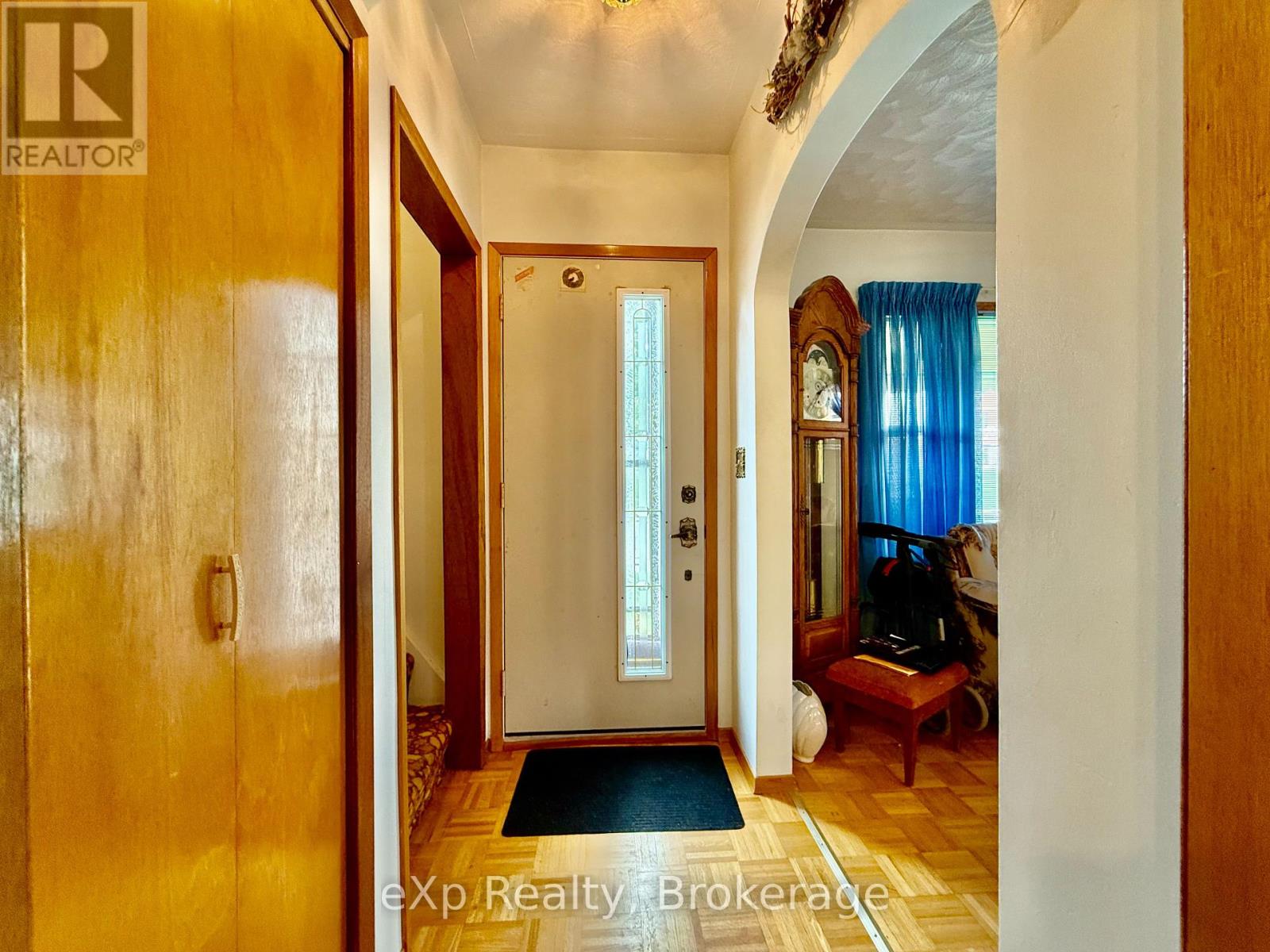 315 10th Avenue, Hanover, Ontario  N4N 2N4 - Photo 2 - X12383355