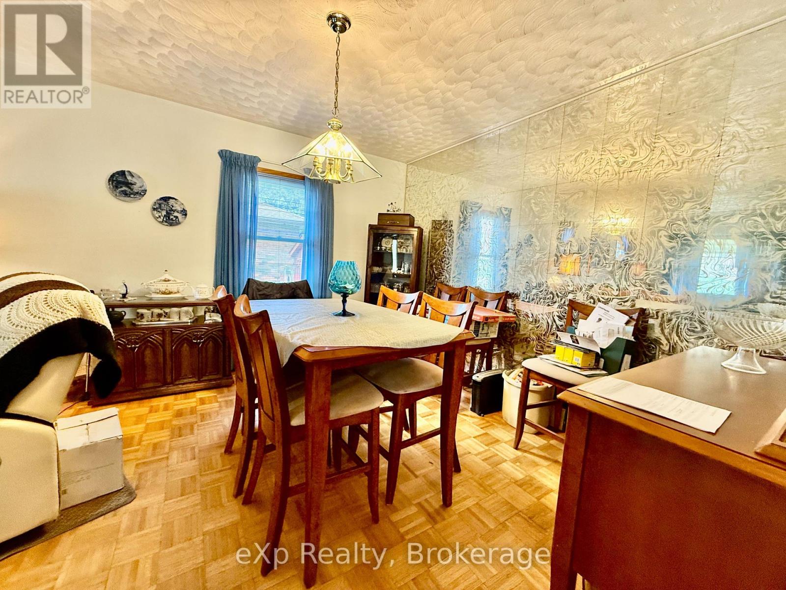 315 10th Avenue, Hanover, Ontario  N4N 2N4 - Photo 4 - X12383355