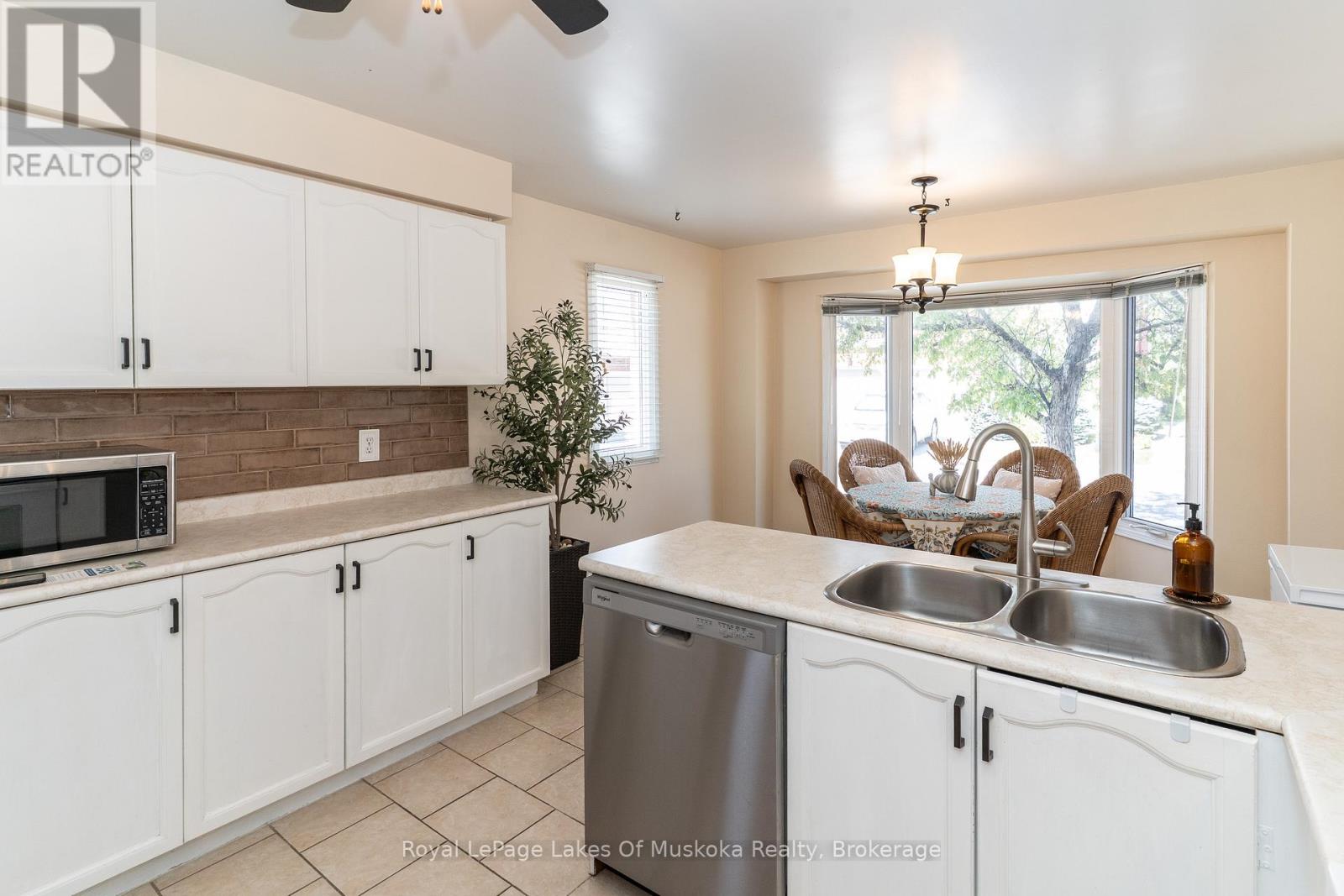 50 Shoreline Drive, Bracebridge, Ontario  P1L 1Z4 - Photo 13 - X12383364
