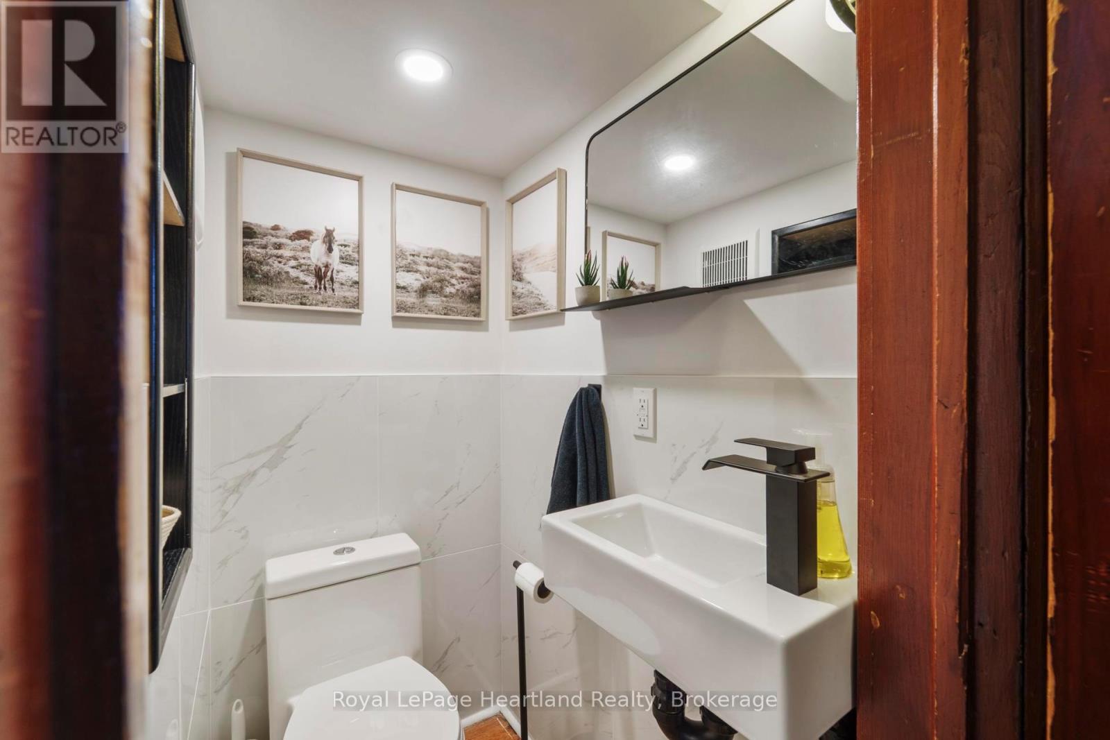 202 Mcconnell Street, North Huron, Ontario  N0M 1H0 - Photo 6 - X12383397