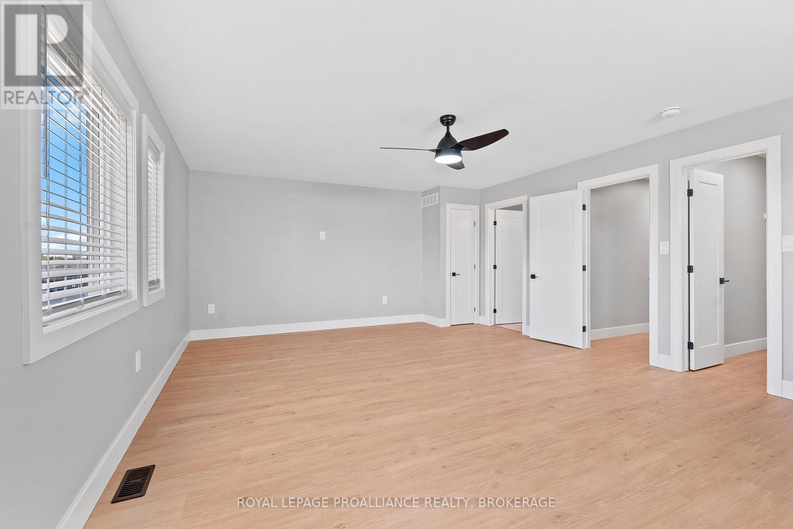 12 Dusenbury Crescent, Loyalist, Ontario  K0H 2H0 - Photo 20 - X12383263