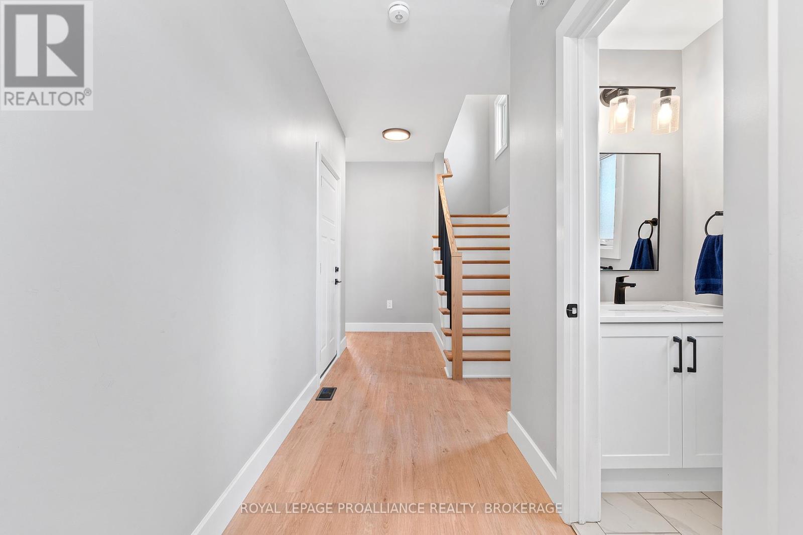 12 Dusenbury Crescent, Loyalist, Ontario  K0H 2H0 - Photo 5 - X12383263