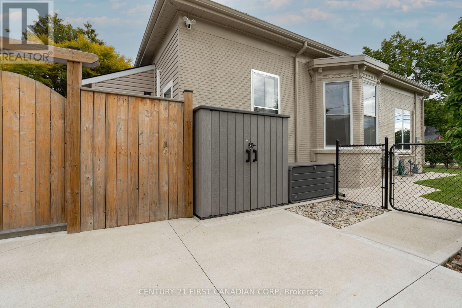 217 Waterloo Street, London East, Ontario  N6B 2N2 - Photo 19 - X12383264