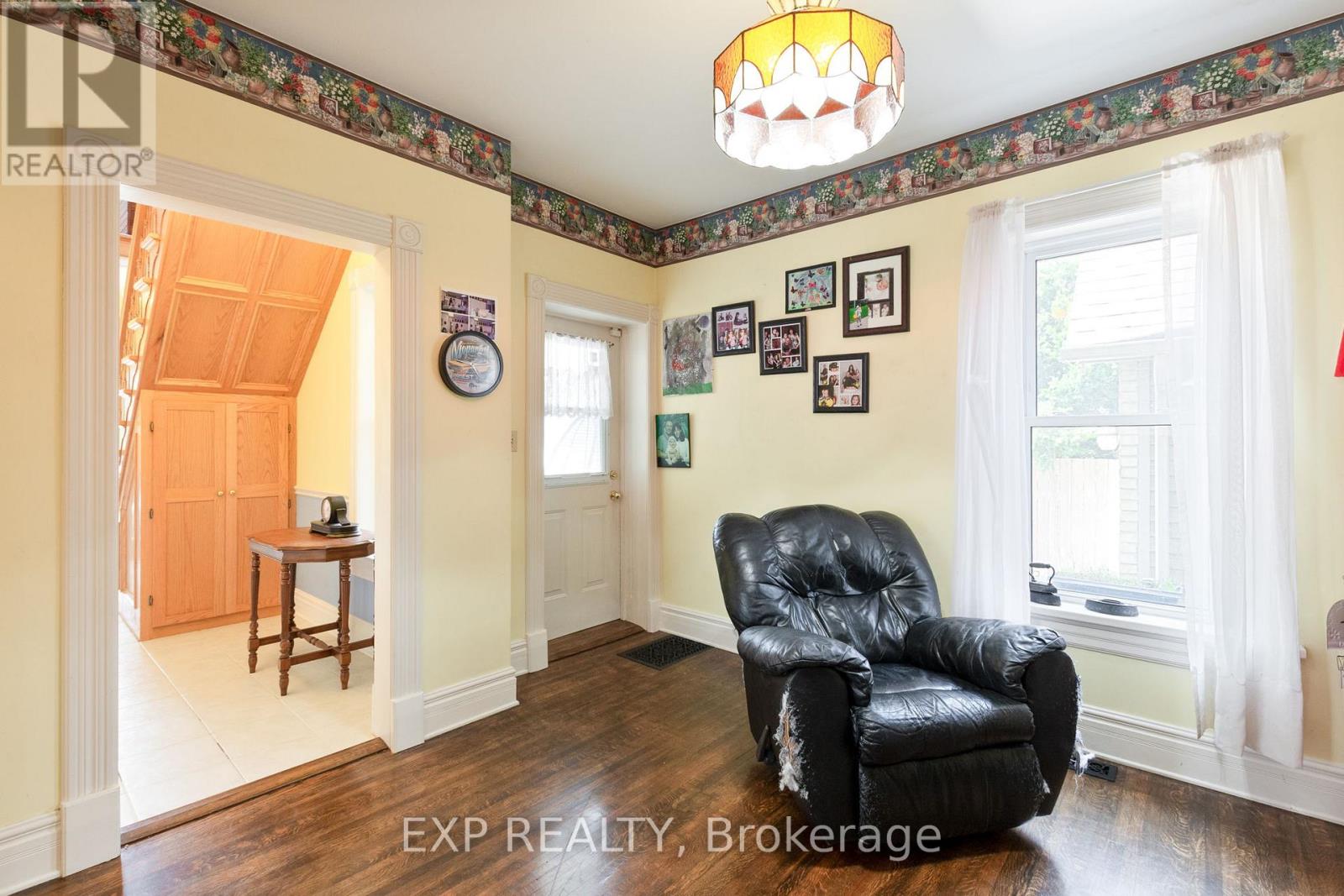 22684 Thames Road, Southwest Middlesex, Ontario  N0L 1A0 - Photo 14 - X12383314