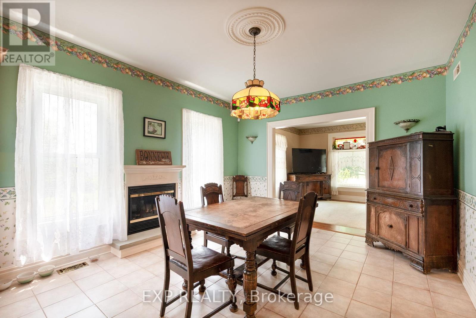 22684 Thames Road, Southwest Middlesex, Ontario  N0L 1A0 - Photo 17 - X12383314
