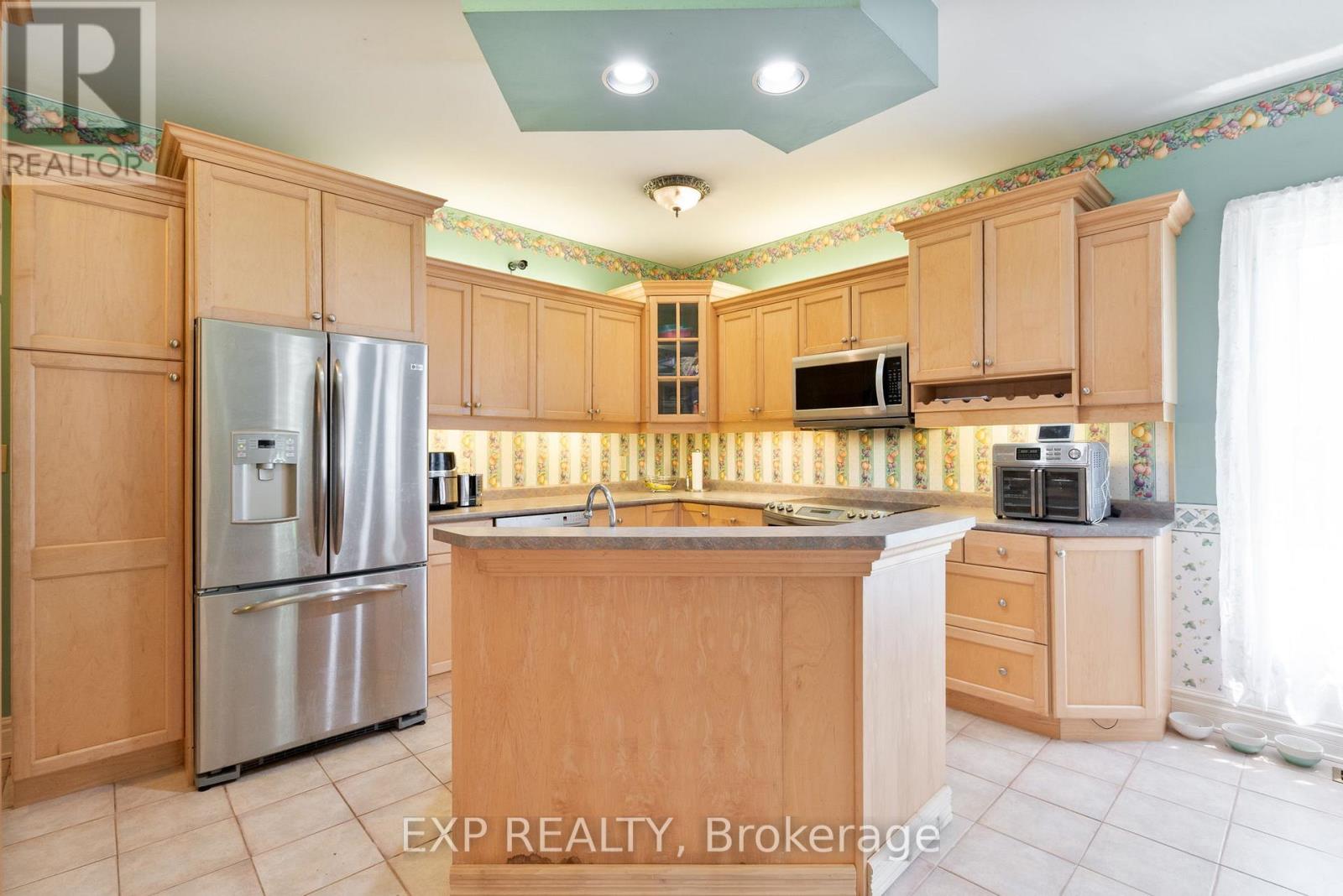 22684 Thames Road, Southwest Middlesex, Ontario  N0L 1A0 - Photo 19 - X12383314