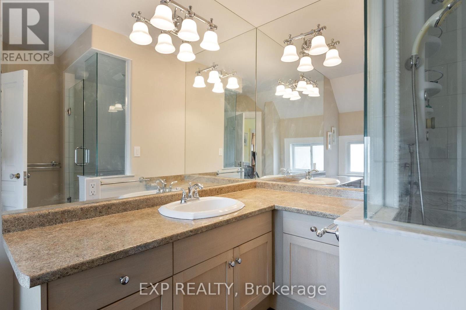 22684 Thames Road, Southwest Middlesex, Ontario  N0L 1A0 - Photo 26 - X12383314