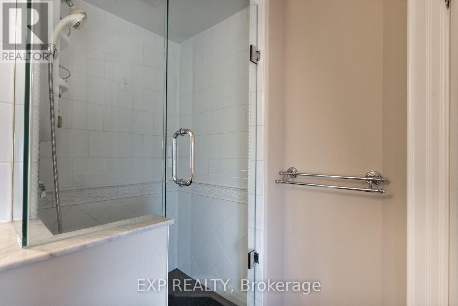22684 Thames Road, Southwest Middlesex, Ontario  N0L 1A0 - Photo 27 - X12383314