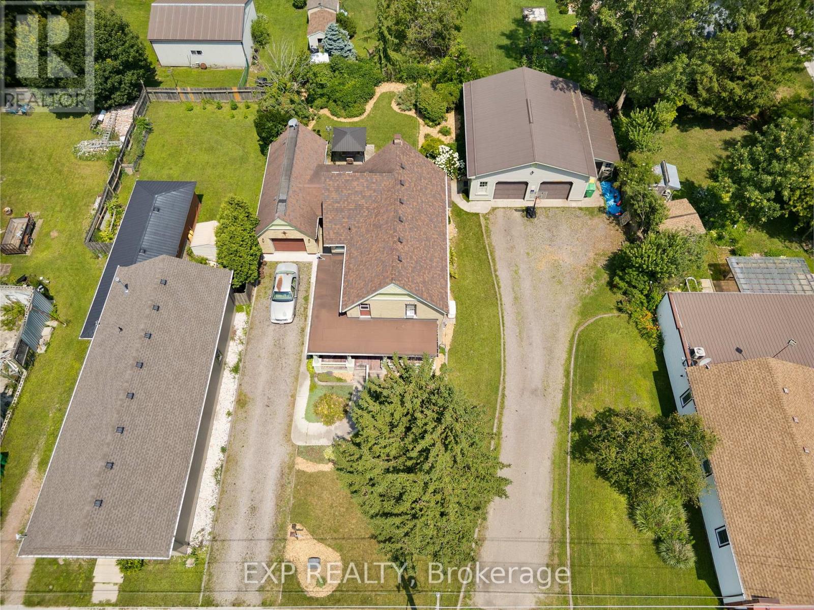 22684 Thames Road, Southwest Middlesex, Ontario  N0L 1A0 - Photo 6 - X12383314