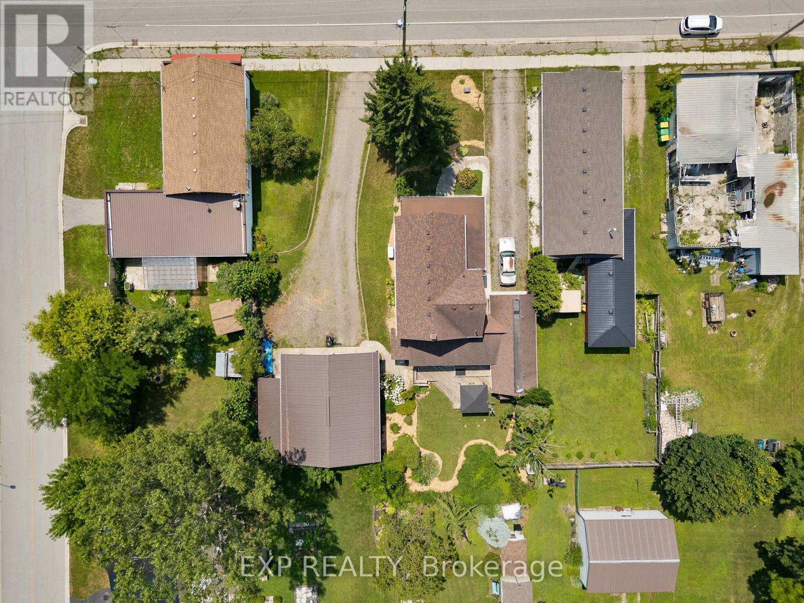 22684 Thames Road, Southwest Middlesex, Ontario  N0L 1A0 - Photo 8 - X12383314