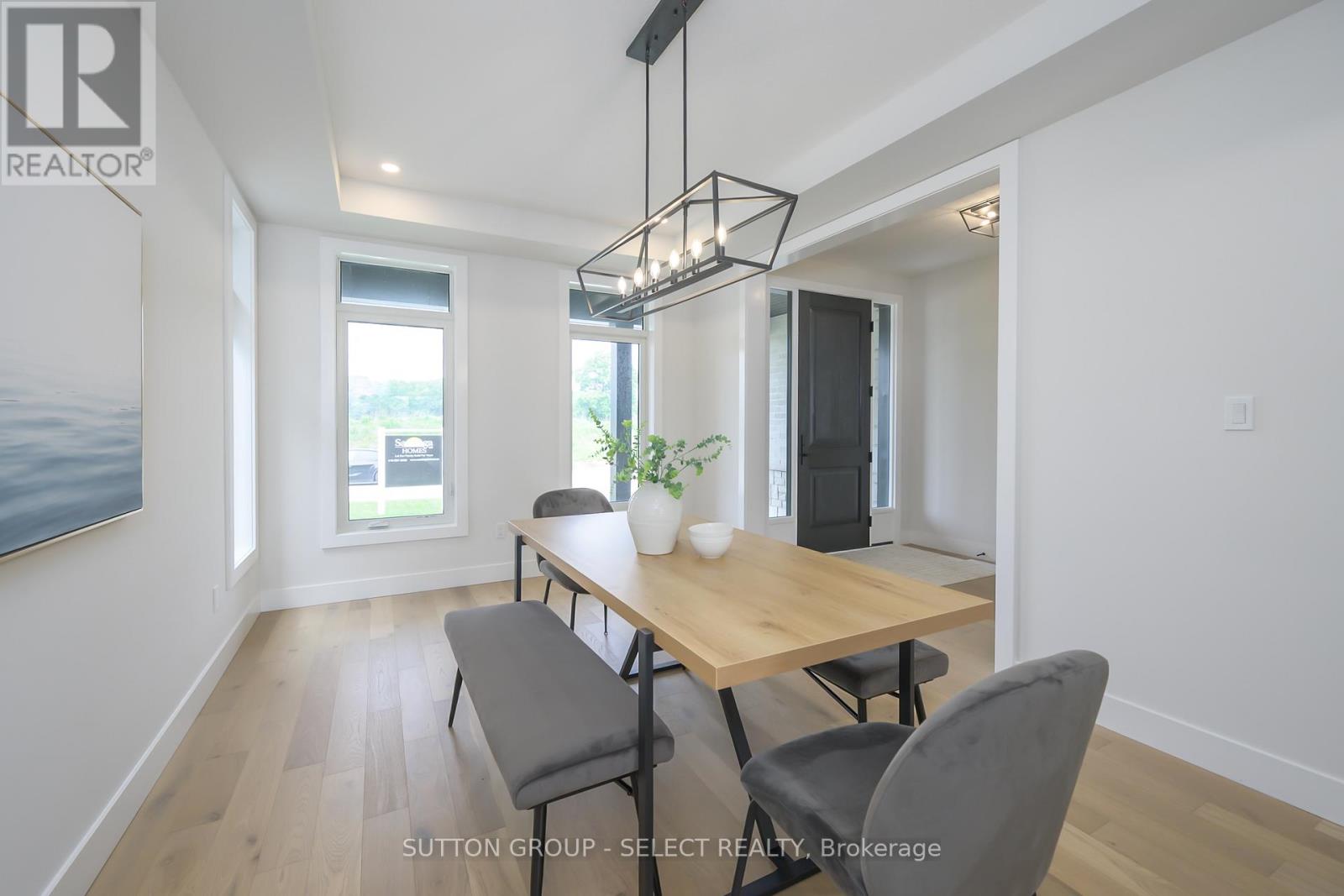 138 Harvest Lane, Thames Centre, Ontario  N0L 1G3 - Photo 4 - X12383405
