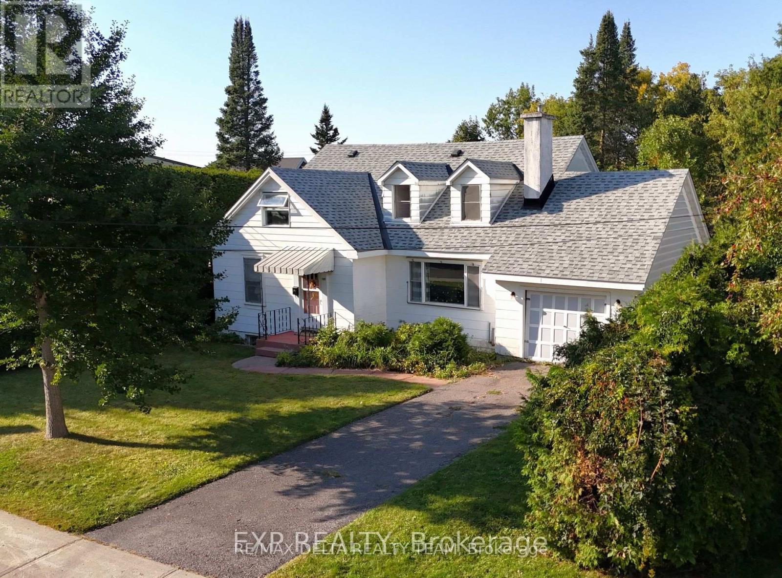 149 Pleasant Park Road, Ottawa, Ontario  K1H 5M4 - Photo 1 - X12383284